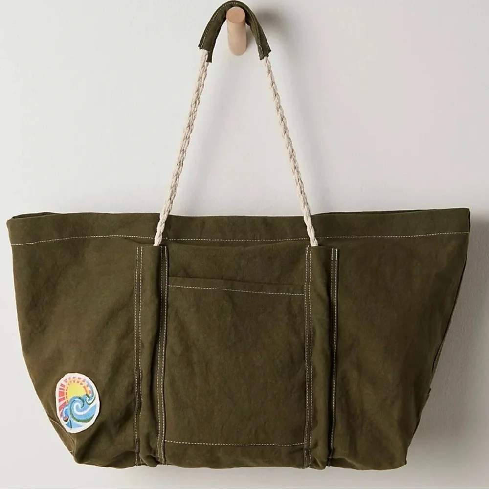 Free People Been There Badge Tote Bag NWOT - Picture 2 of 6